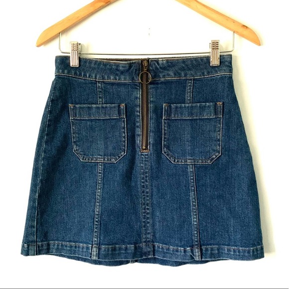 Madewell Dresses & Skirts - Madewell women’s zip jean skirt size 26